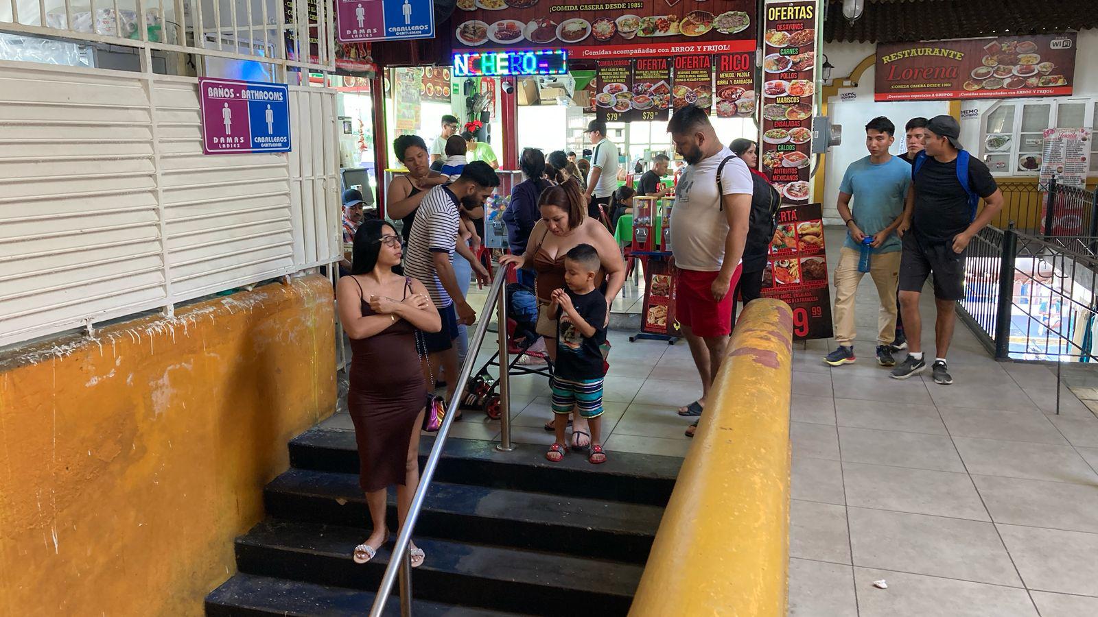 $!Esperan negocios de comida del Centro de Mazatlán un repunte de clientes con el inicio del Carnaval