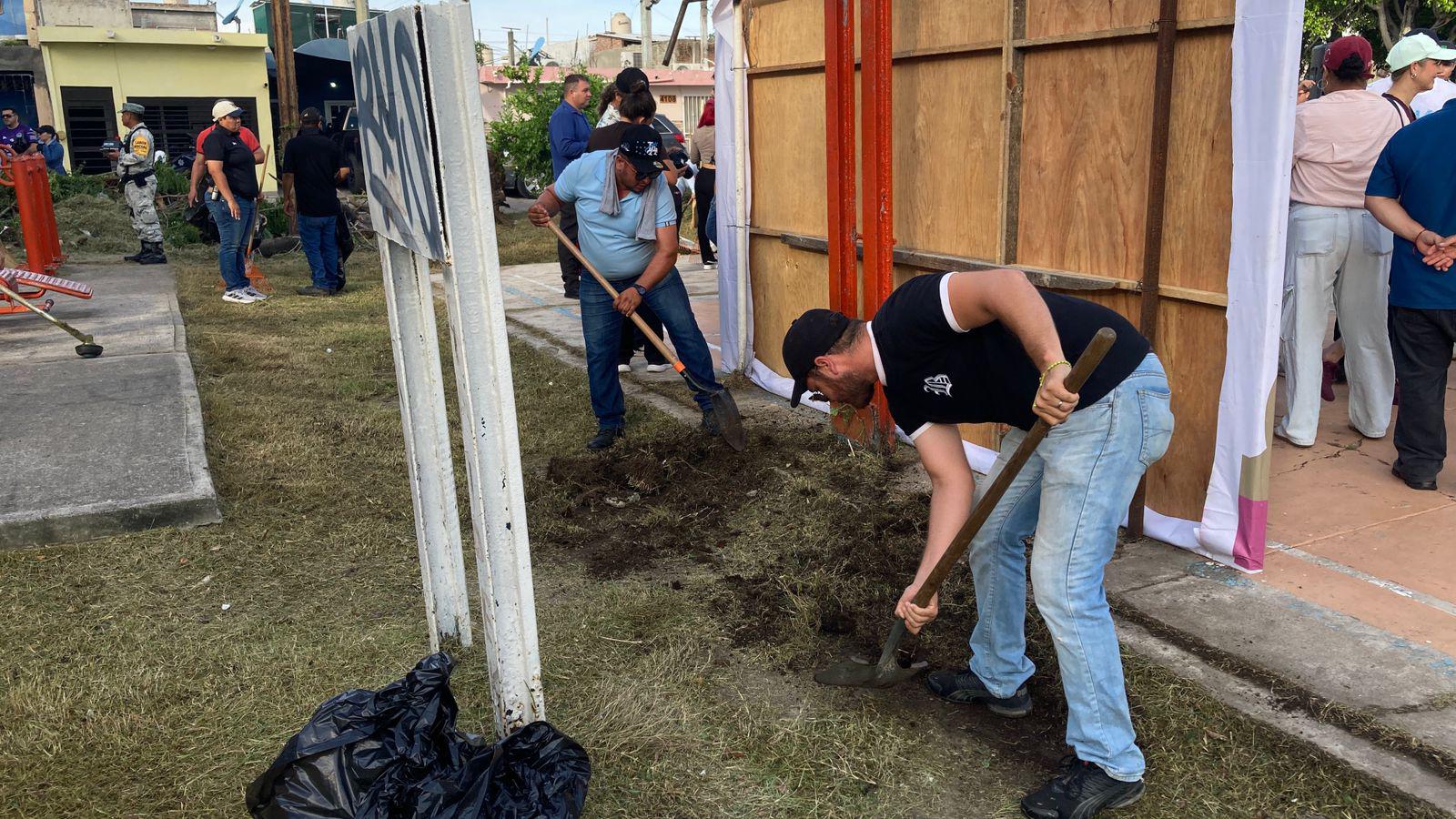 $!Se unen para llevar jornada de limpieza a las colonias Santa Elena y la Esperanza, en Mazatlán