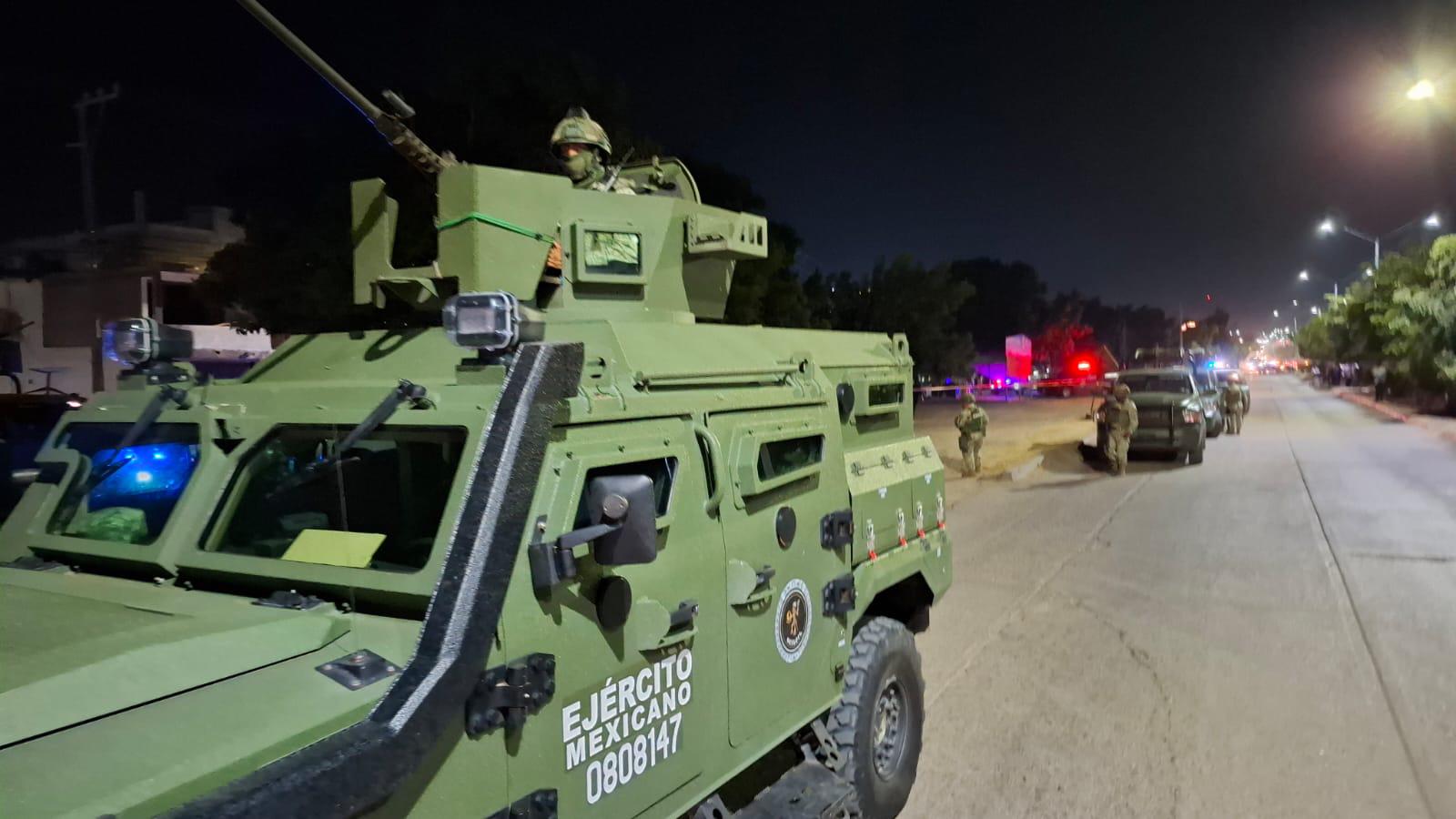 $!Atacan con explosivo a expendio en La Foresta, en Mazatlán; una mujer resulta herida