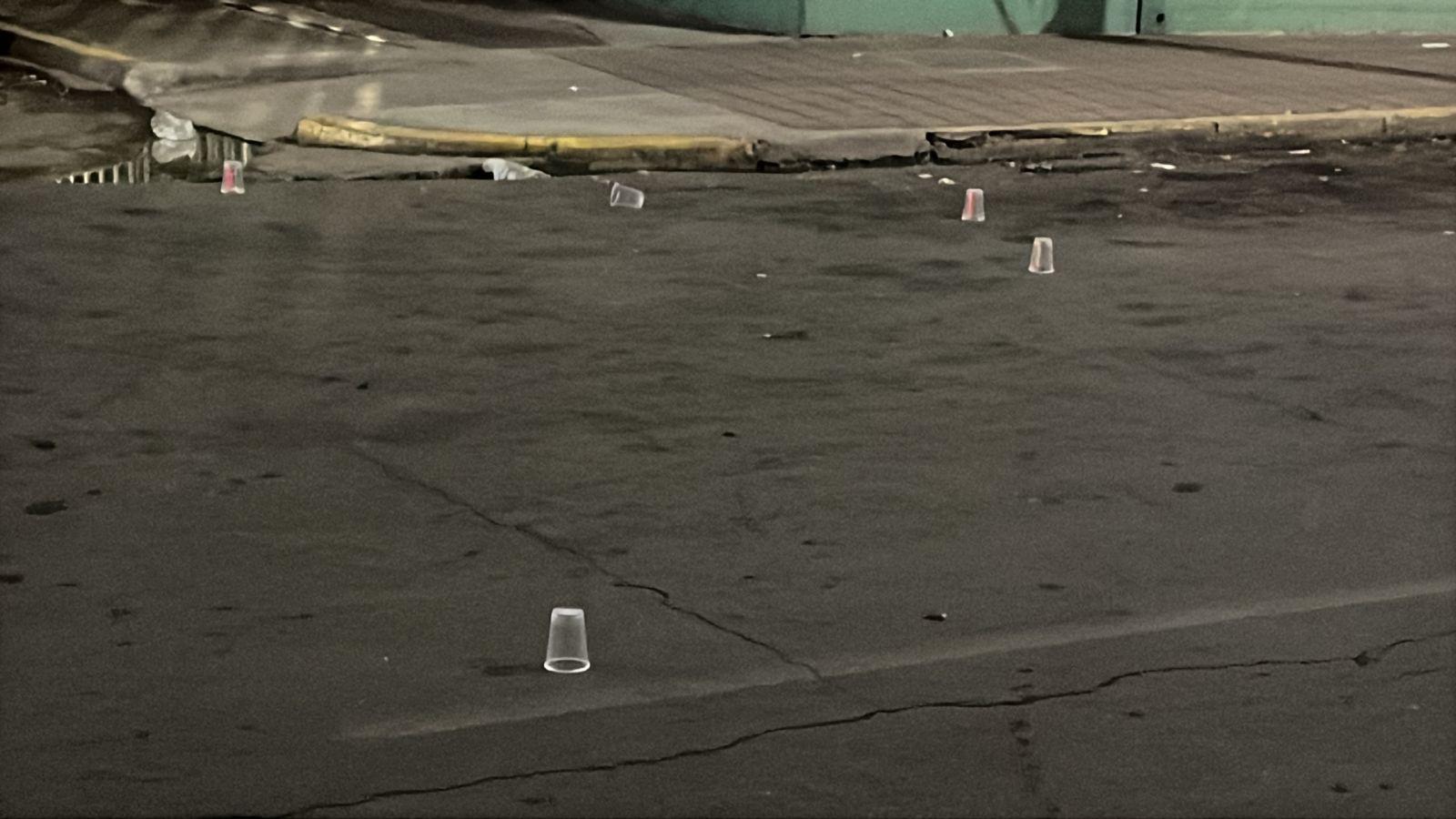 $!Enfrentamiento armado deja camioneta baleada frente a Clínica del Bienestar en Culiacán