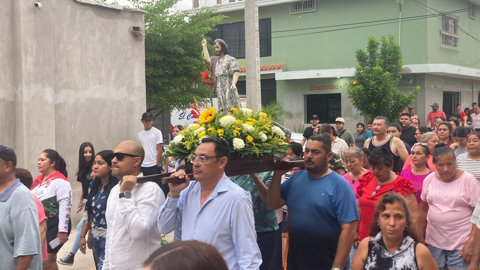 $!Cumplen feligreses a San Juan Bautista en el Río Presidio, en Villa Unión