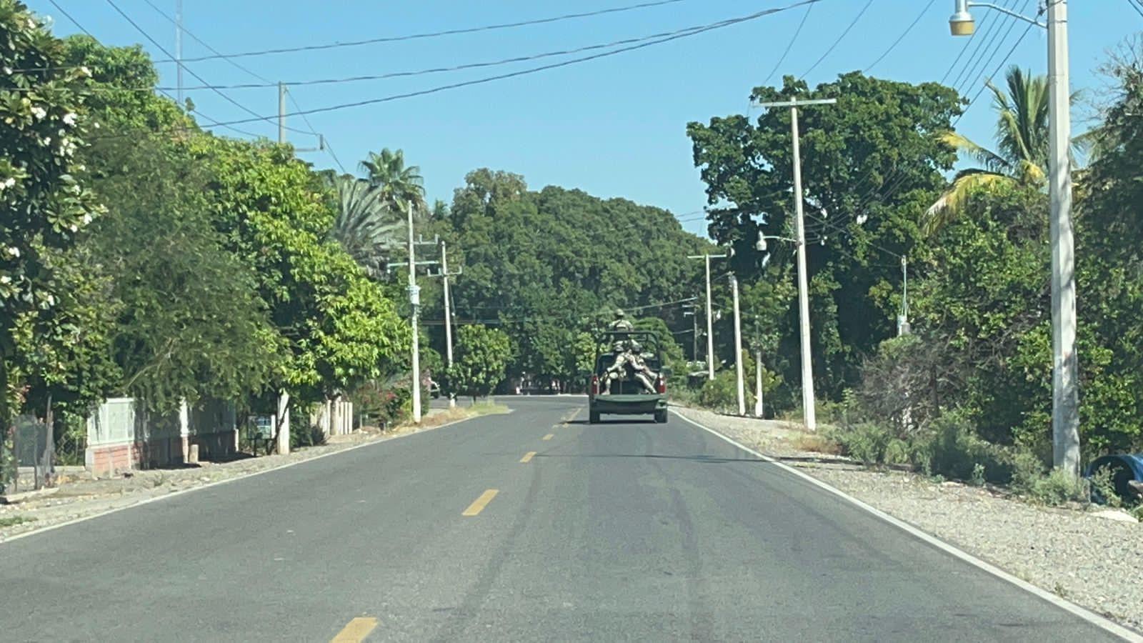 $!Presencia militar inquieta a familias de Guasave; Ejército realiza cateos en busca de información