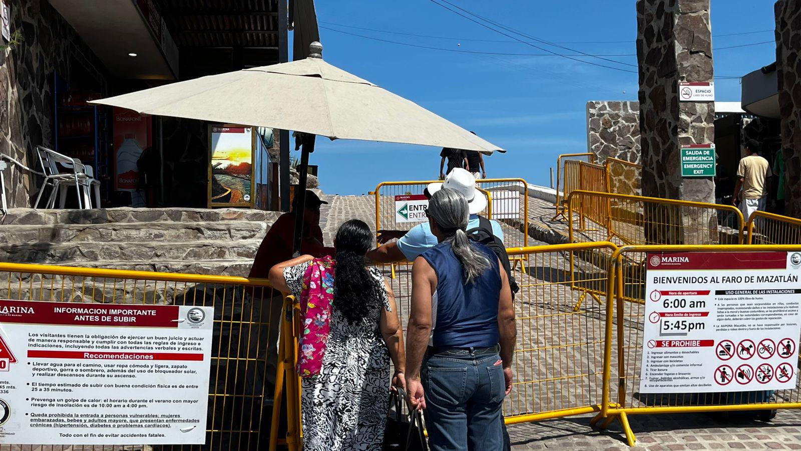 $!Mantiene Faro de Mazatlán una buena afluencia pese a las altas temperaturas