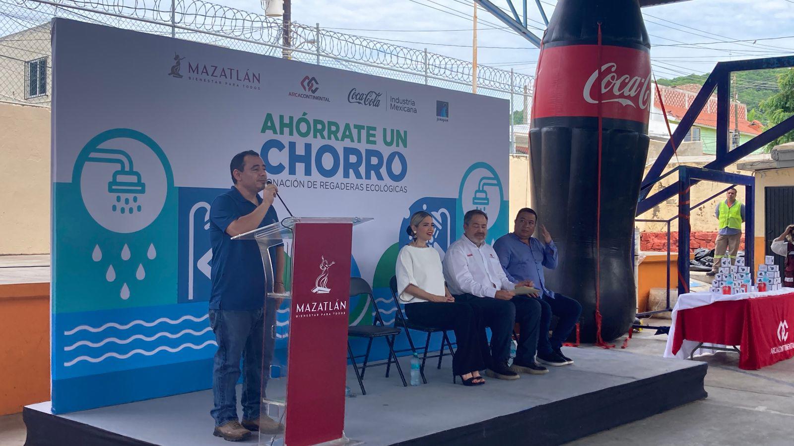 $!Entregan 1,500 regaderas ecológicas en Mazatlán para fomentar el ahorro de agua