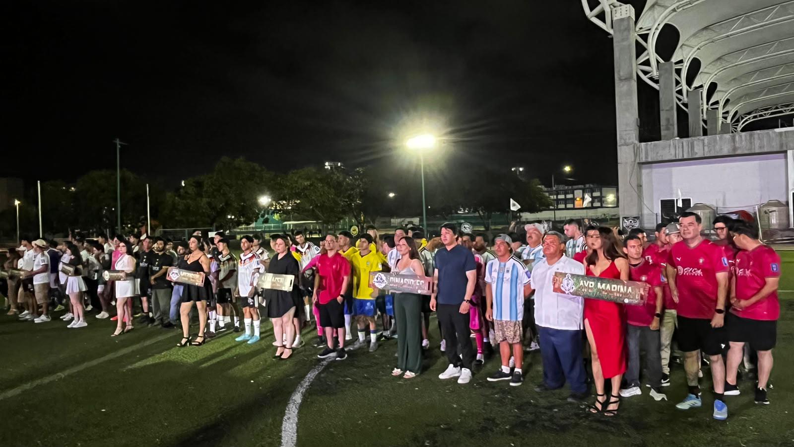 $!Inauguran el Torneo Intramuros de El Cid con fiesta y desfile de equipos en Mazatlán