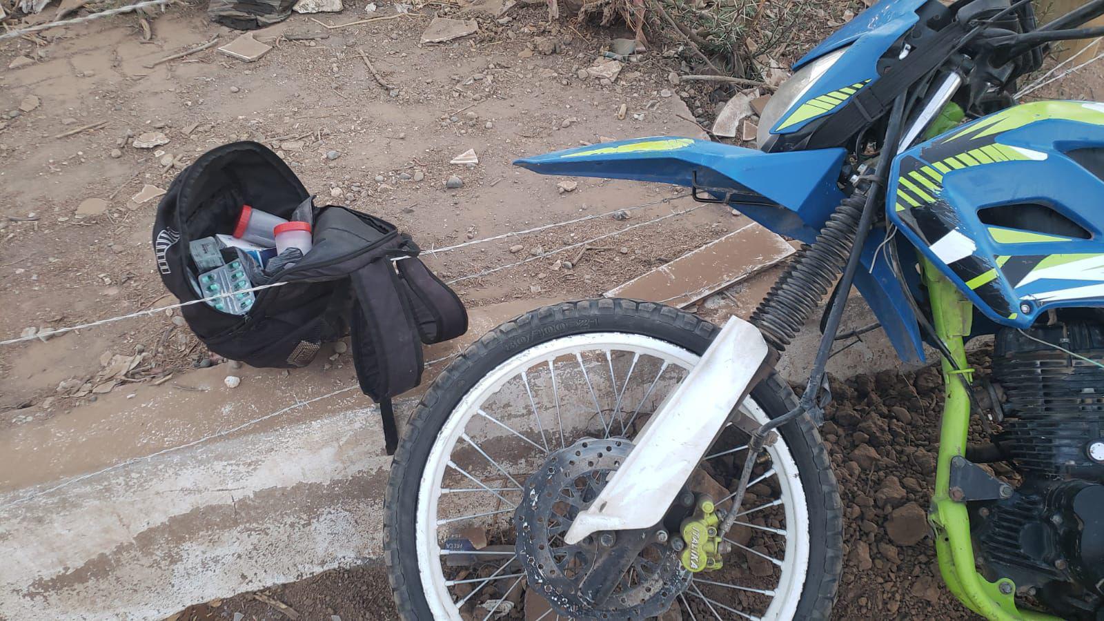 $!Tras persecución, aseguran droga y una motocicleta en Culiacán