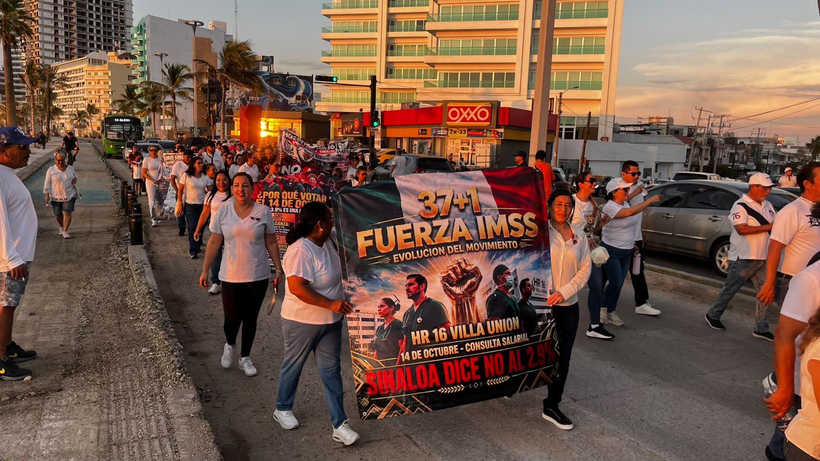 $!Se suman trabajadores del IMSS en Mazatlán a protesta nacional por mejoras laborales
