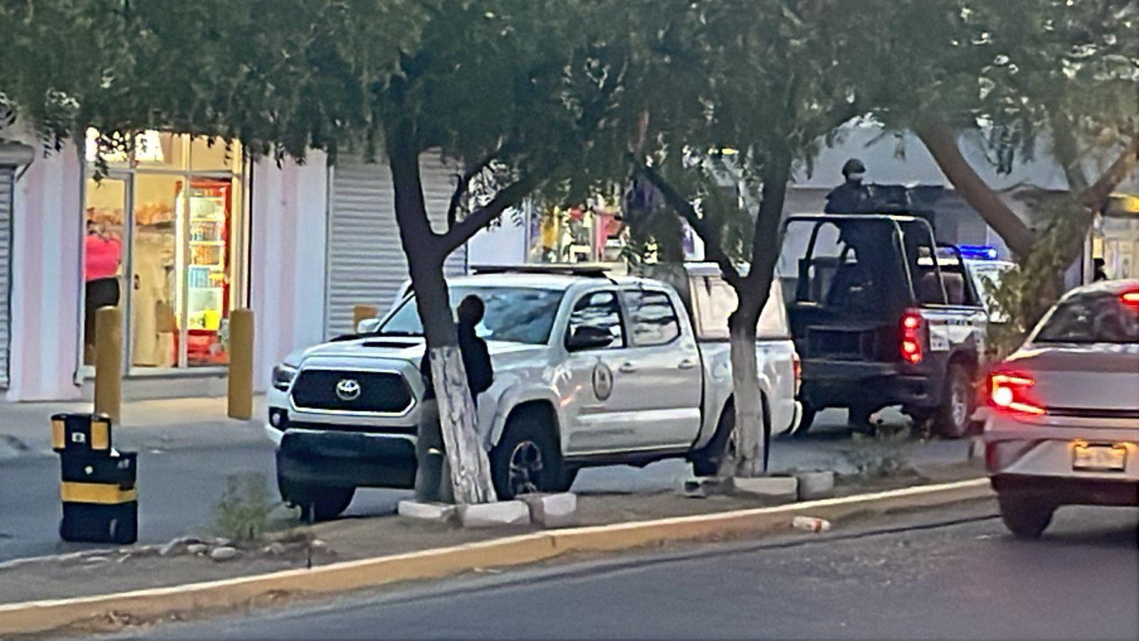 $!Hallan vehículo abandonado con impactos de bala en Pradera Dorada, al norte de Culiacán