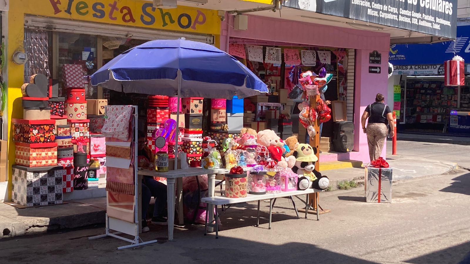 $!Peluches, globos y rosas, sobresalen entre los productos vendibles para el Día de San Valentín