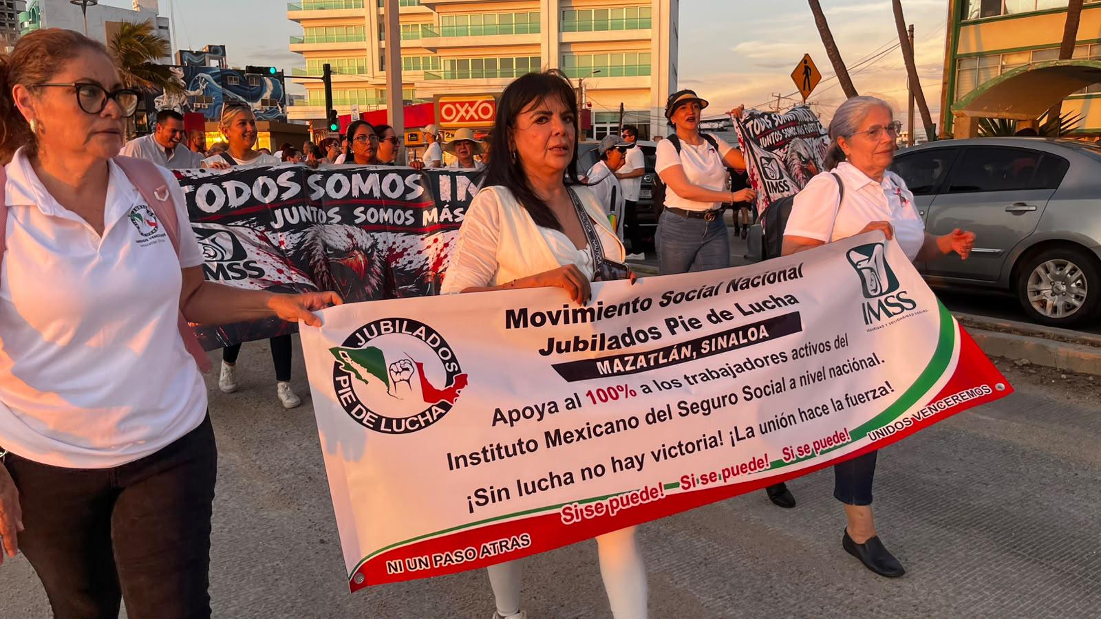 $!Se suman trabajadores del IMSS en Mazatlán a protesta nacional por mejoras laborales