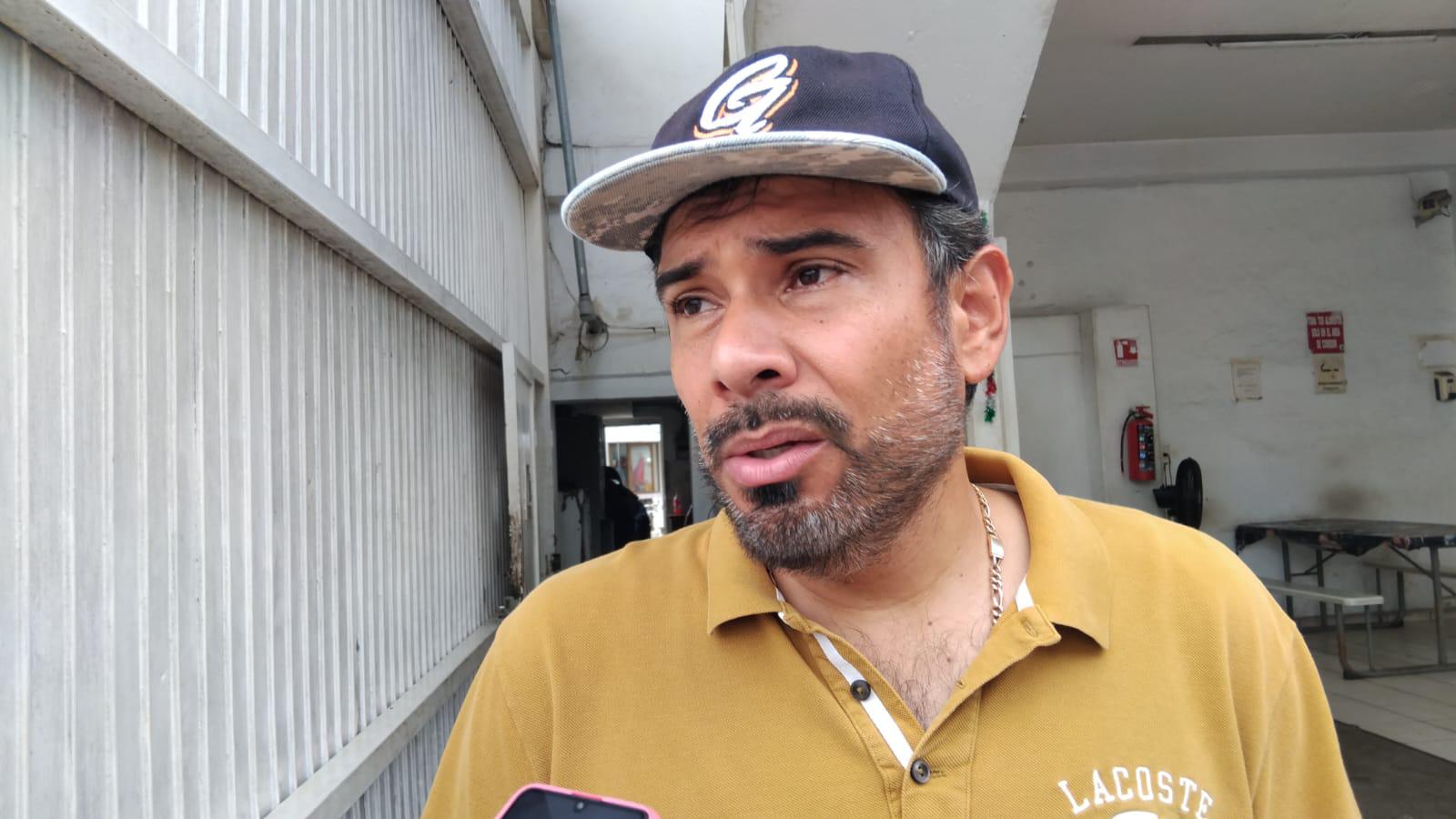 $!De fiado avituallan barcos, afinan motores y esperan el Bienpesca en lo que inician capturas del camarón