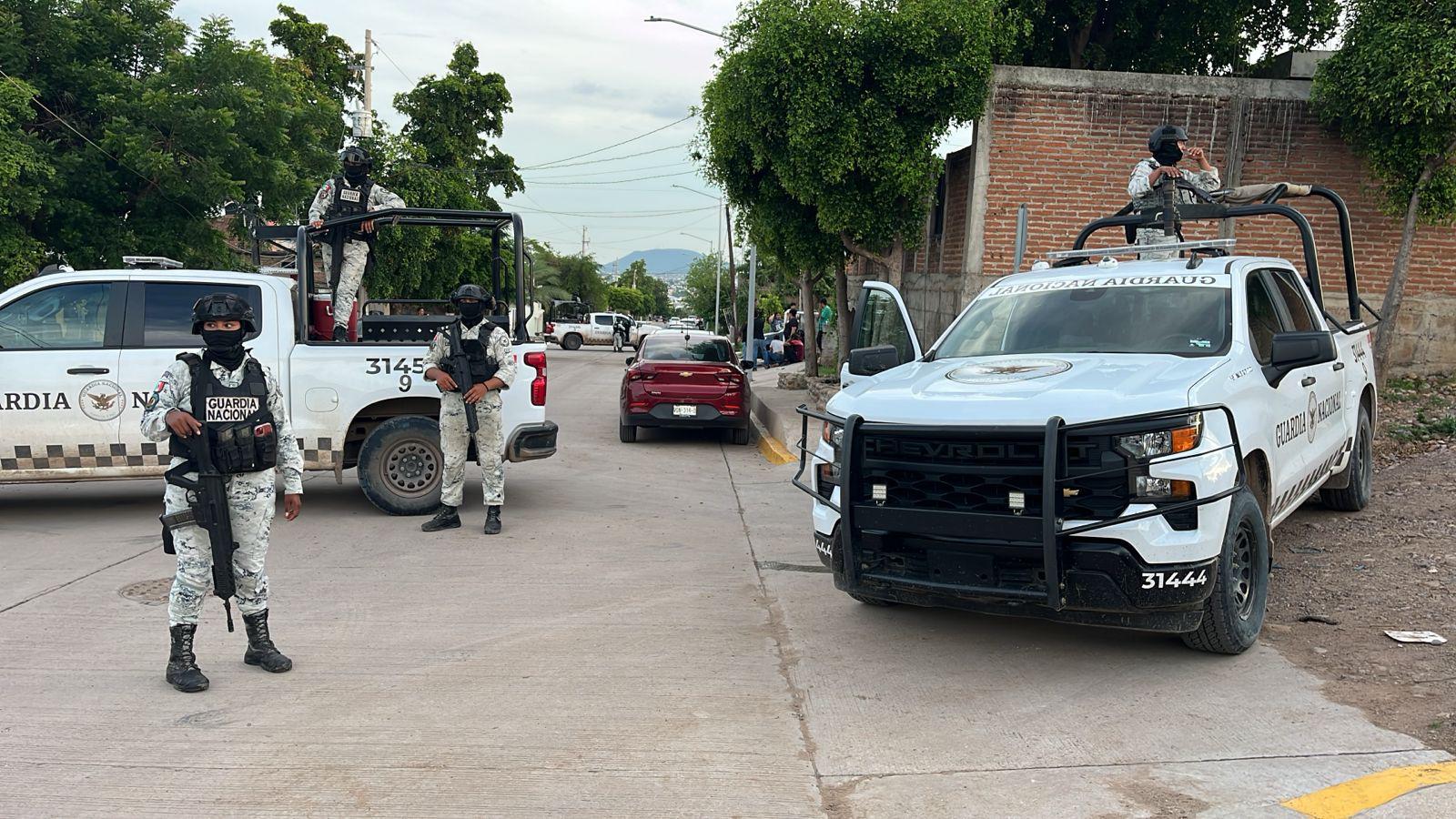 $!Matan a hombre a balazos mientras lavaba un carro en la colonia Rosario Uzárraga, Culiacán