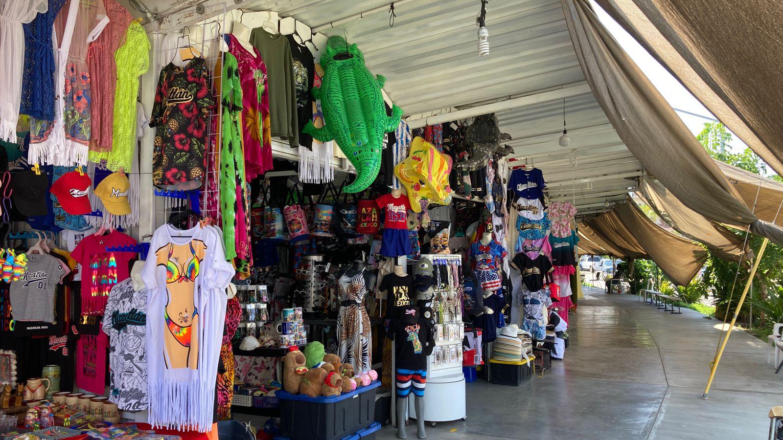 $!Tienen vendedores de artículos turísticos bajas ventas y poca afluencia en todo el 2025