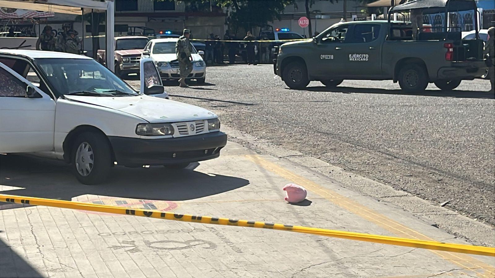 $!Asesinan a automovilista y abandonan cerdito de peluche en la Colonia Miguel Hidalgo, en Culiacán