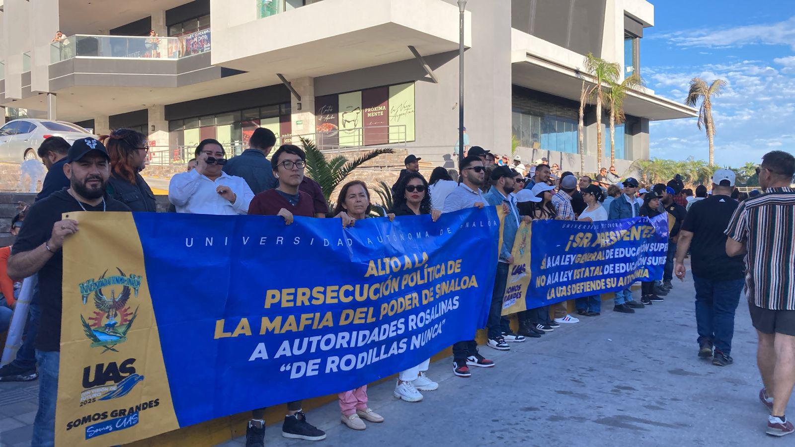 $!Estamos en Mazatlán para que AMLO sepa que no hubo acuerdo con Gobierno del Estado: Robespierre Lizárraga