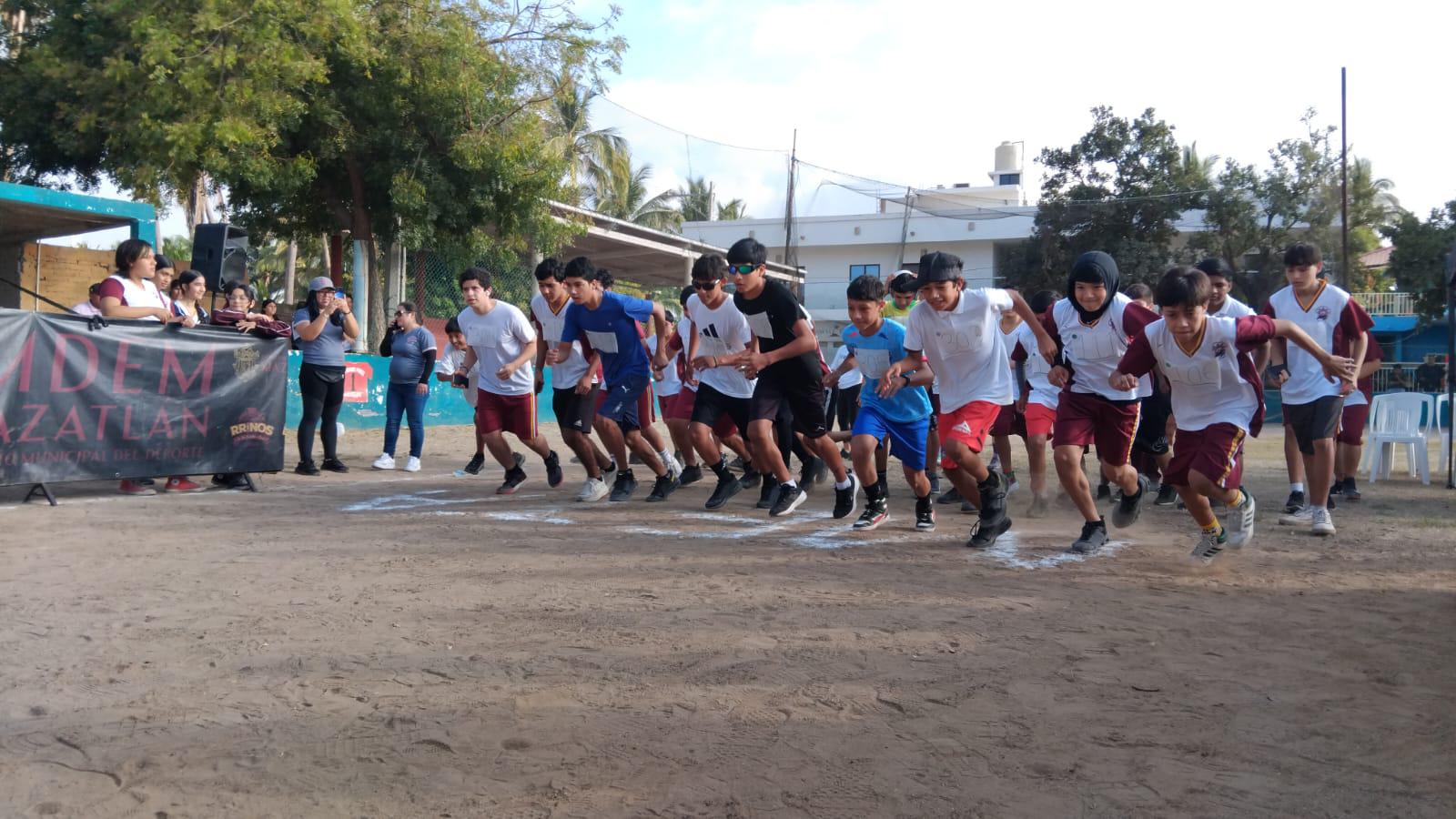 $!Carrera Deportiva ETI 88 refuerza hábitos saludables en Isla de la Piedra