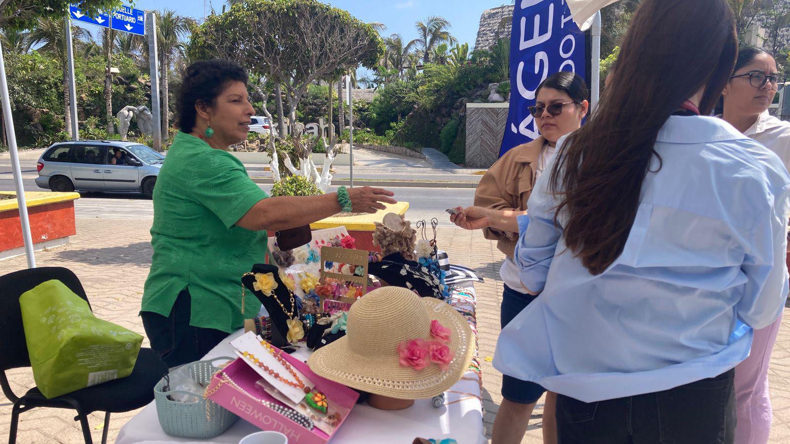 $!Conapesca impulsa el consumo de productos del mar con el Mercado Azul en Mazatlán