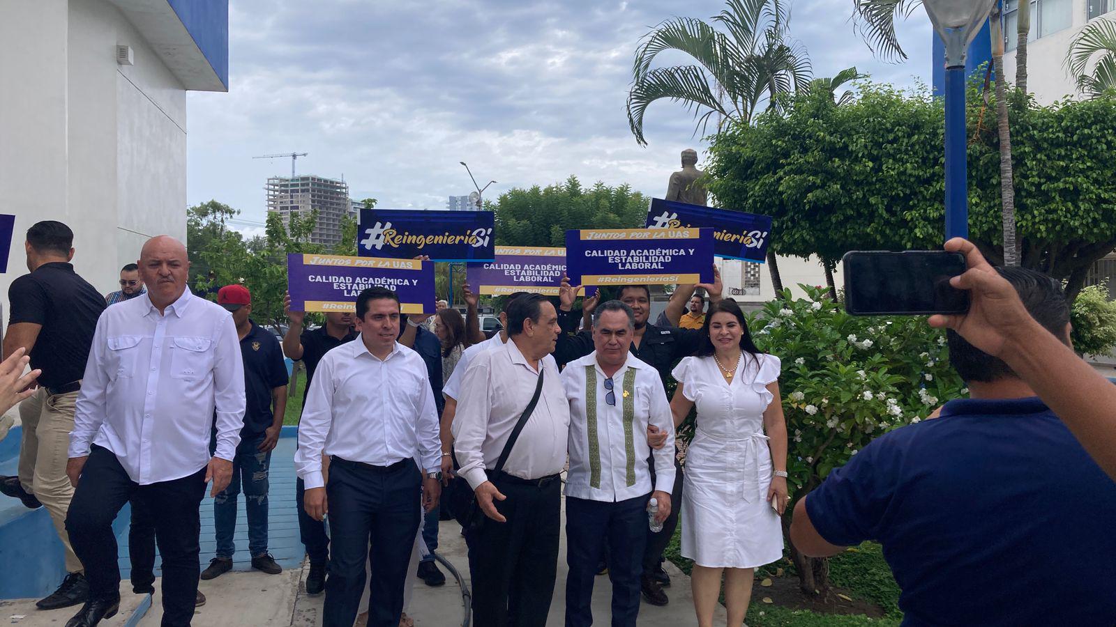 $!Entre protestas y elogios presenta Jesús Madueña en Mazatlán propuesta de reingeniería financiera en la UAS