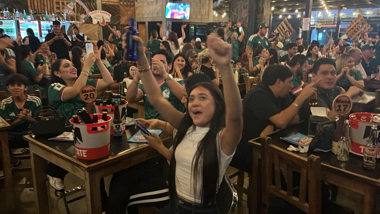 $!Restaurantes reportan afluencia máxima por juegos de la Selección Mexicana en el Mundial