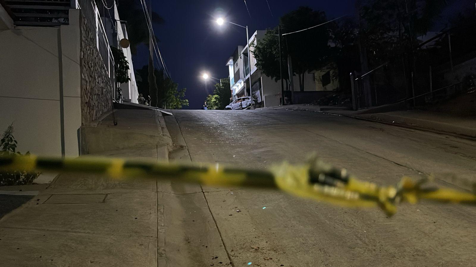 $!Vandalizan y queman casa y vehículo en Loma de Tamazula, al noreste de Culiacán