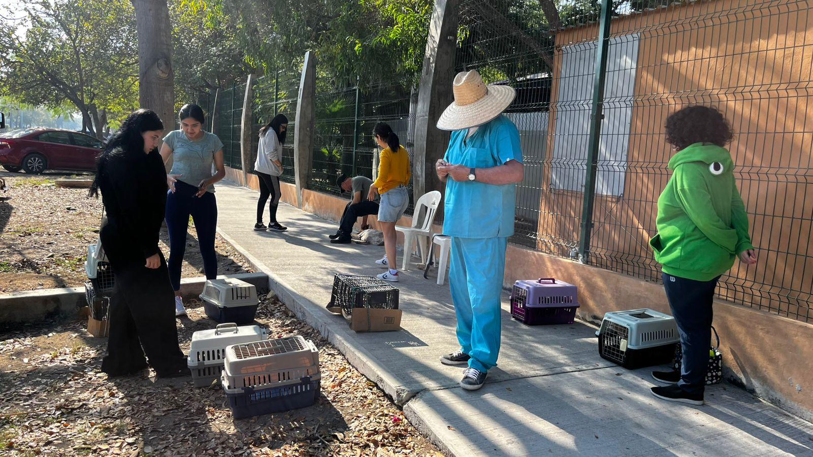$!‘Huellitas del Bienestar’ promueve adopción de dos perritos y más de 20 esterilizaciones durante su jornada