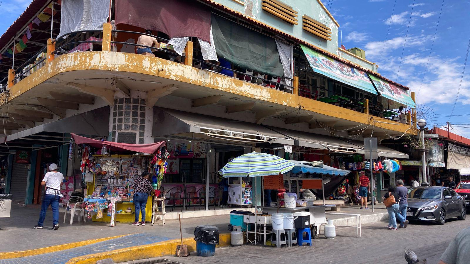 $!Esperan negocios de comida del Centro de Mazatlán un repunte de clientes con el inicio del Carnaval