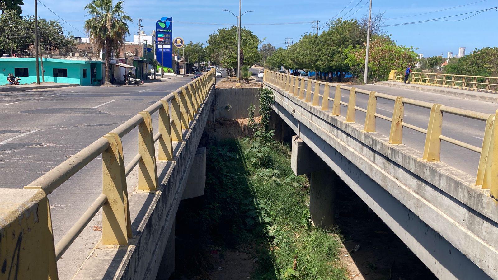 $!Basura y maleza persisten en arroyos de Mazatlán previo a la temporada de lluvias