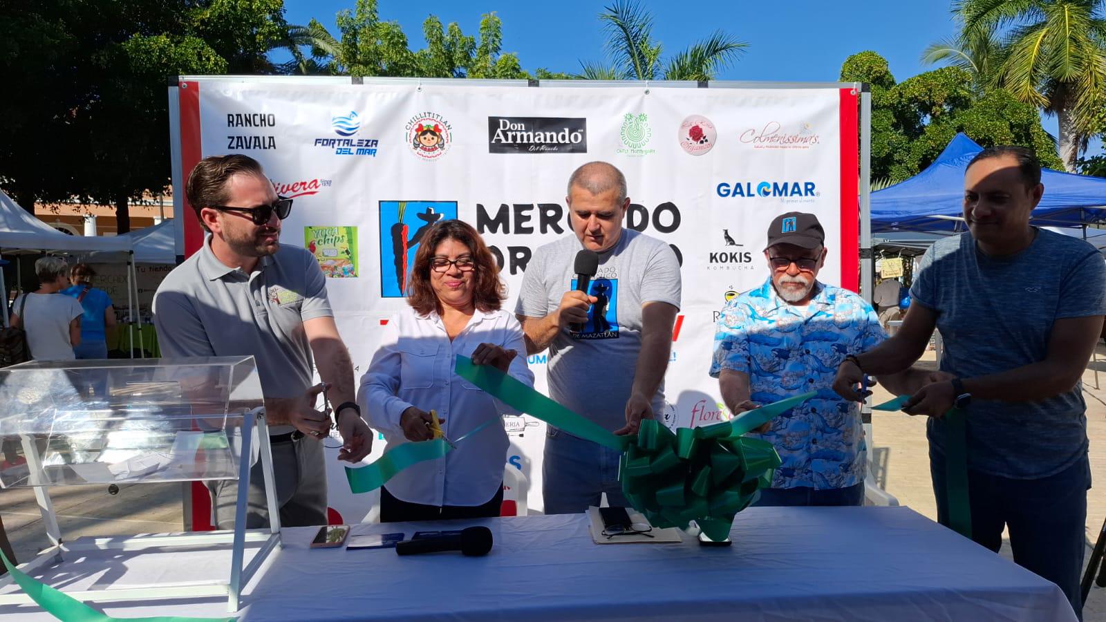 $!Con productos saludable y libres de químicos, dan apertura a una nueva temporada del Mercado Orgánico de Mazatlán