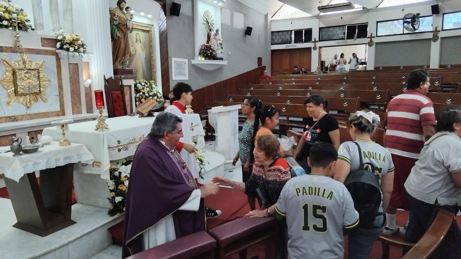 $!Padre Manuel Carrasco celebra 50 años de sacerdocio: ‘Feliz y satisfecho por haber logrado ser un instrumento de Dios ante los hombres’