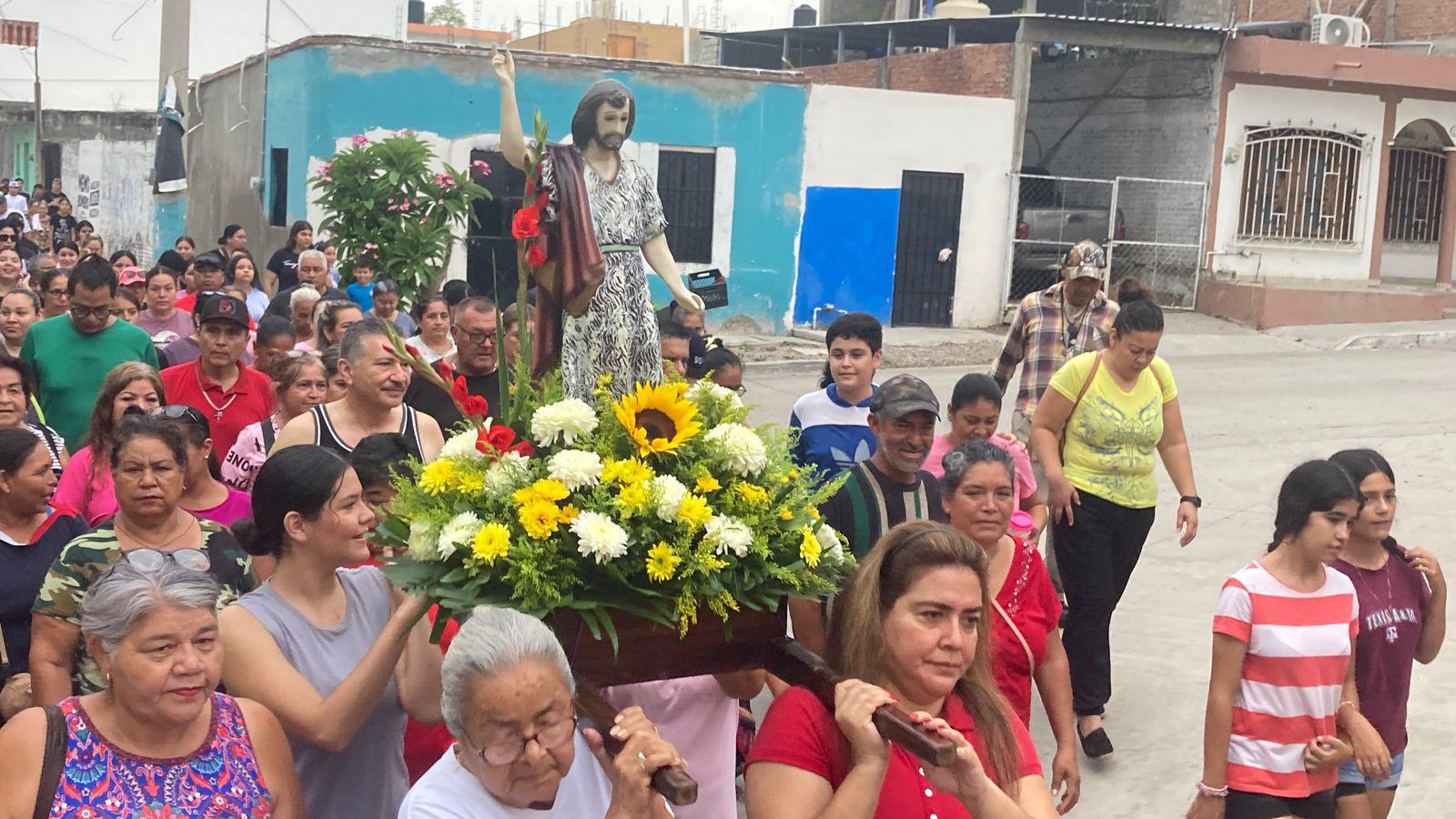 $!Cumplen feligreses a San Juan Bautista en el Río Presidio, en Villa Unión