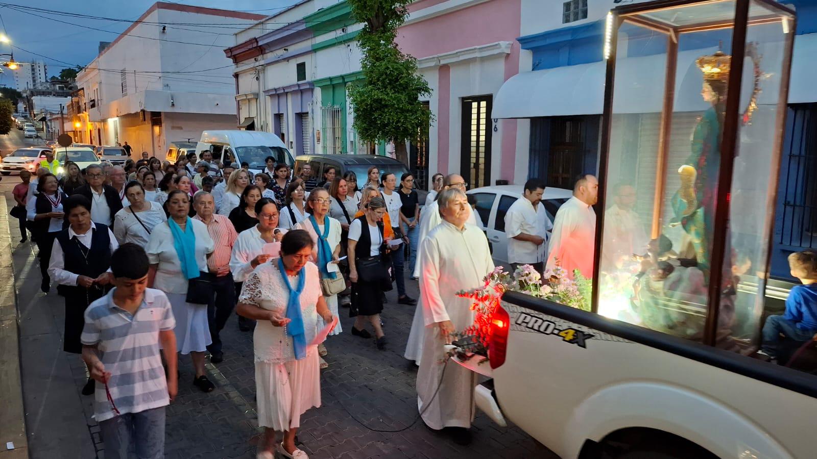 $!Continúa Catedral Basílica de Mazatlán sus festejos patronales con nueva peregrinación