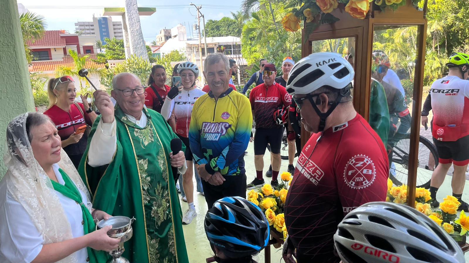$!Realiza familia ciclista peregrinación a la parroquia de San Judas Tadeo