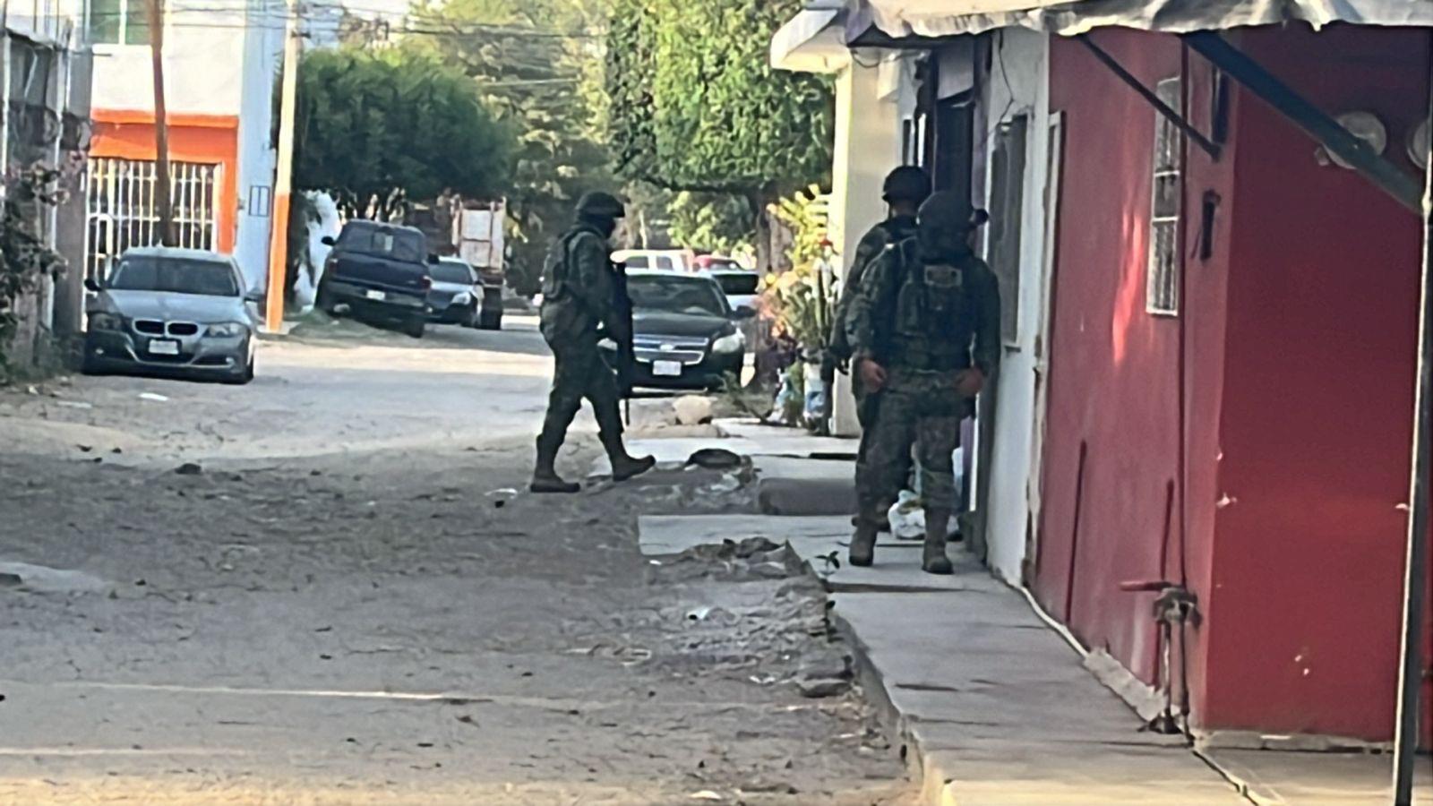 $!Persecución armada deja daños en dos viviendas de la colonia Guadalupe Victoria, en Culiacán