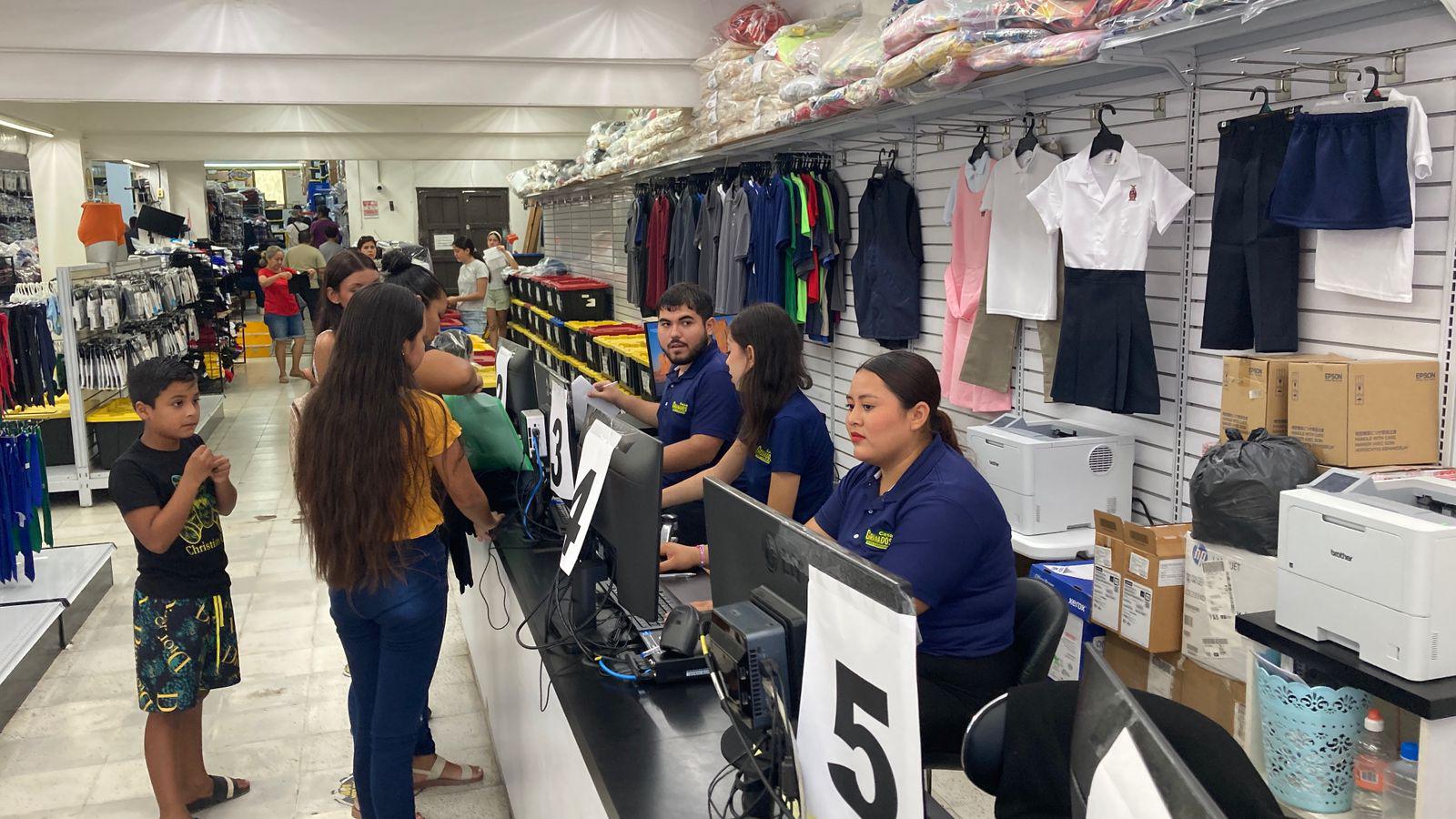 $!¡Atención padres de familia! Llaman a realizar el canje de uniformes escolares antes de que se acaben los vales