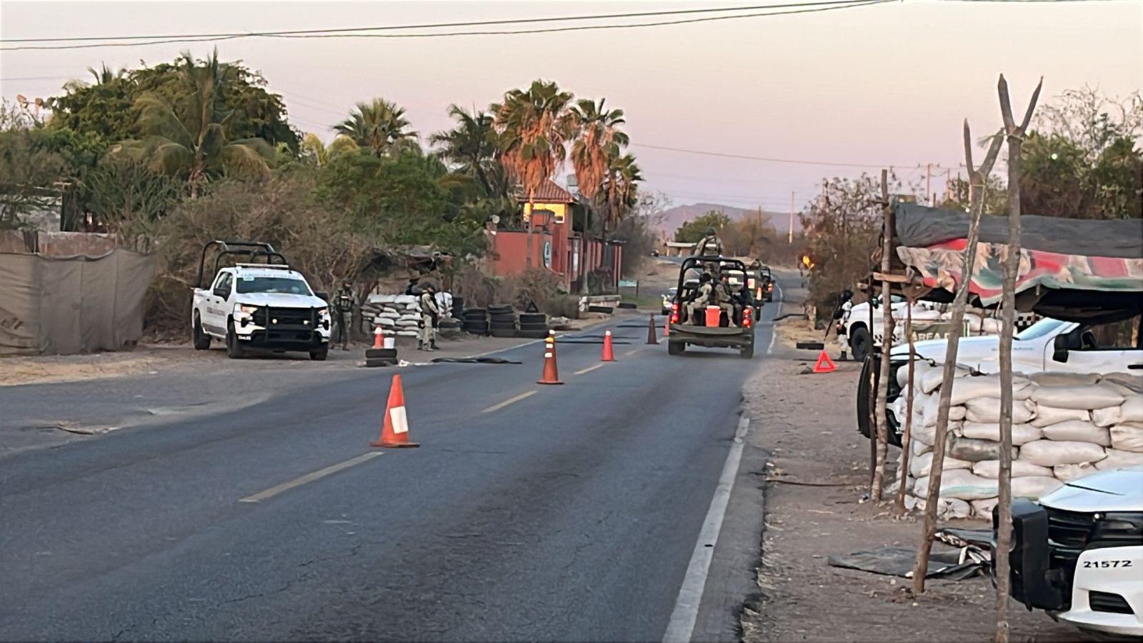 $!Despliegan operativo y sobrevuelan helicóptero militar tras enfrentamiento en El Carrizalejo, en Culiacán