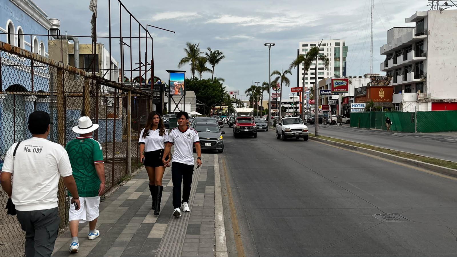 $!Mazatlán ‘en silencio’ previo al inicio del encuentro entre México y Ecuador