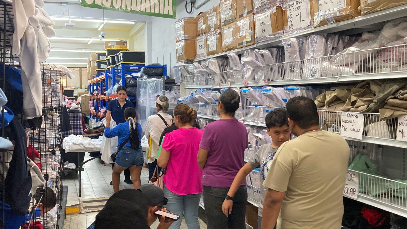 $!¡Atención padres de familia! Llaman a realizar el canje de uniformes escolares antes de que se acaben los vales
