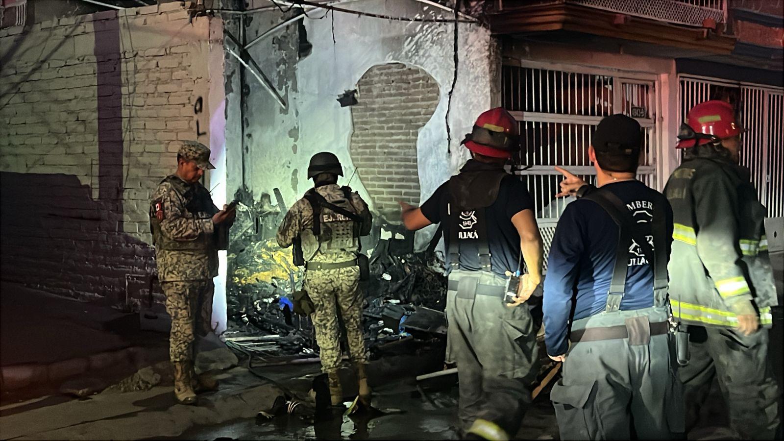 $!Muere mujer durante incendio en vivienda de Infonavit Barrancos, en Culiacán