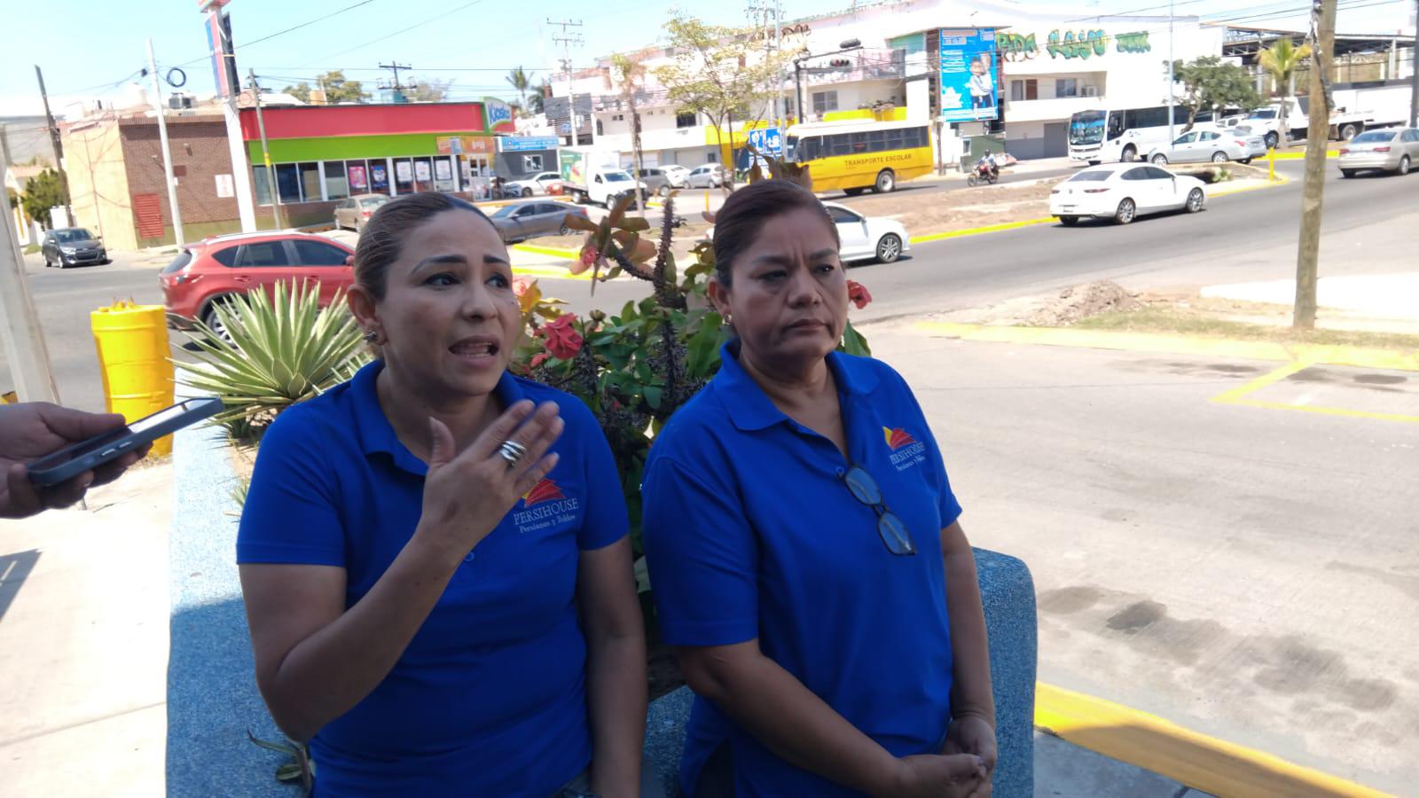 $!Comerciantes muestran inconformidad por cierre de área pública avalado por autoridades en la avenida Carlos Canseco