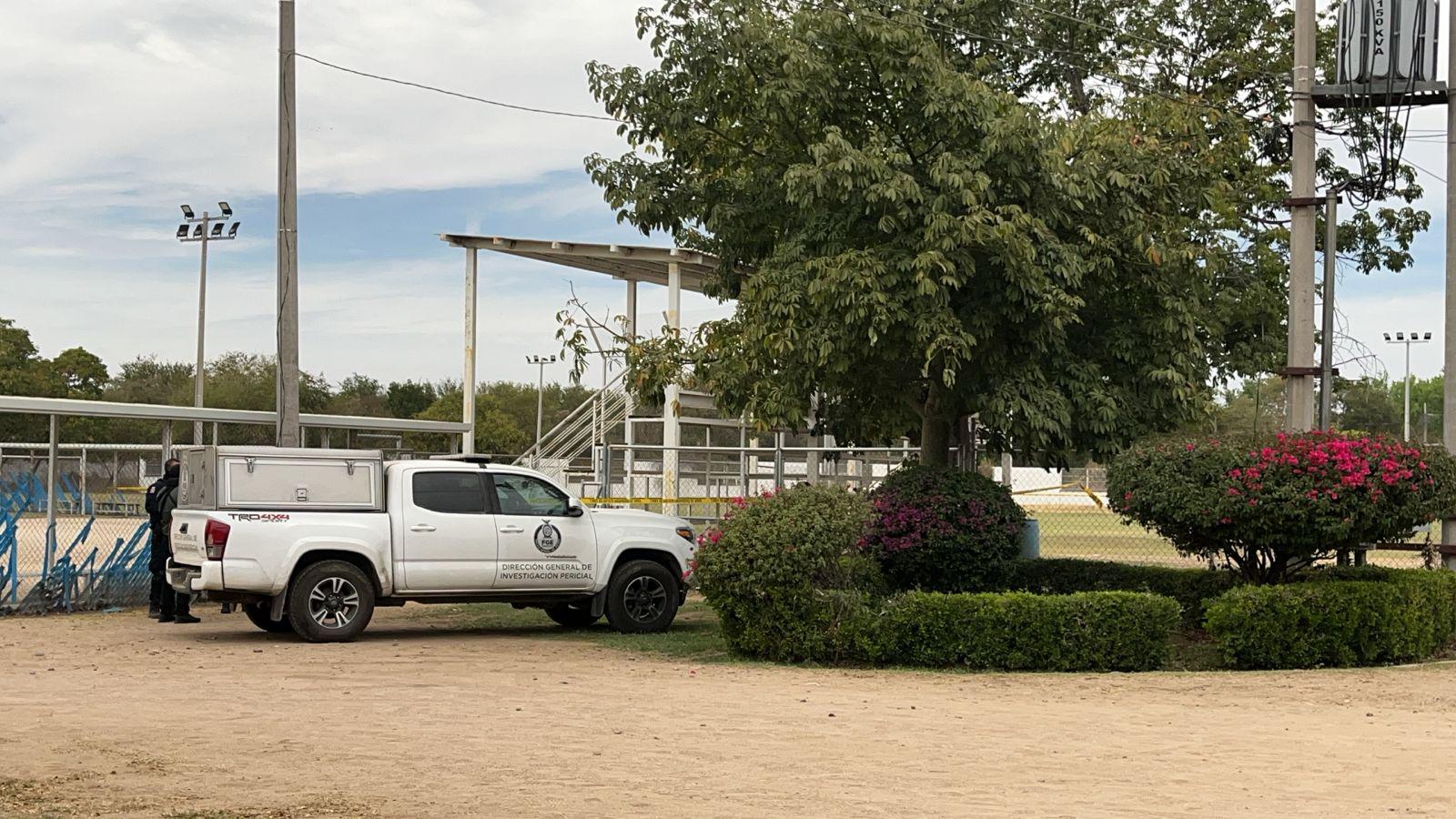 $!Asesinan a un hombre y dejan otro herido tras un ataque a balazos en las canchas de la Liga JAPAC, en Culiacán