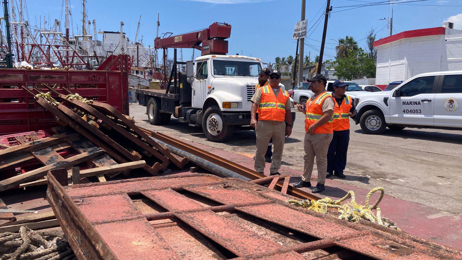 $!Trabajos de reparaciones en barcos del muelle del Parque Bonfil, podría provocar accidentes: Capitán de Puerto