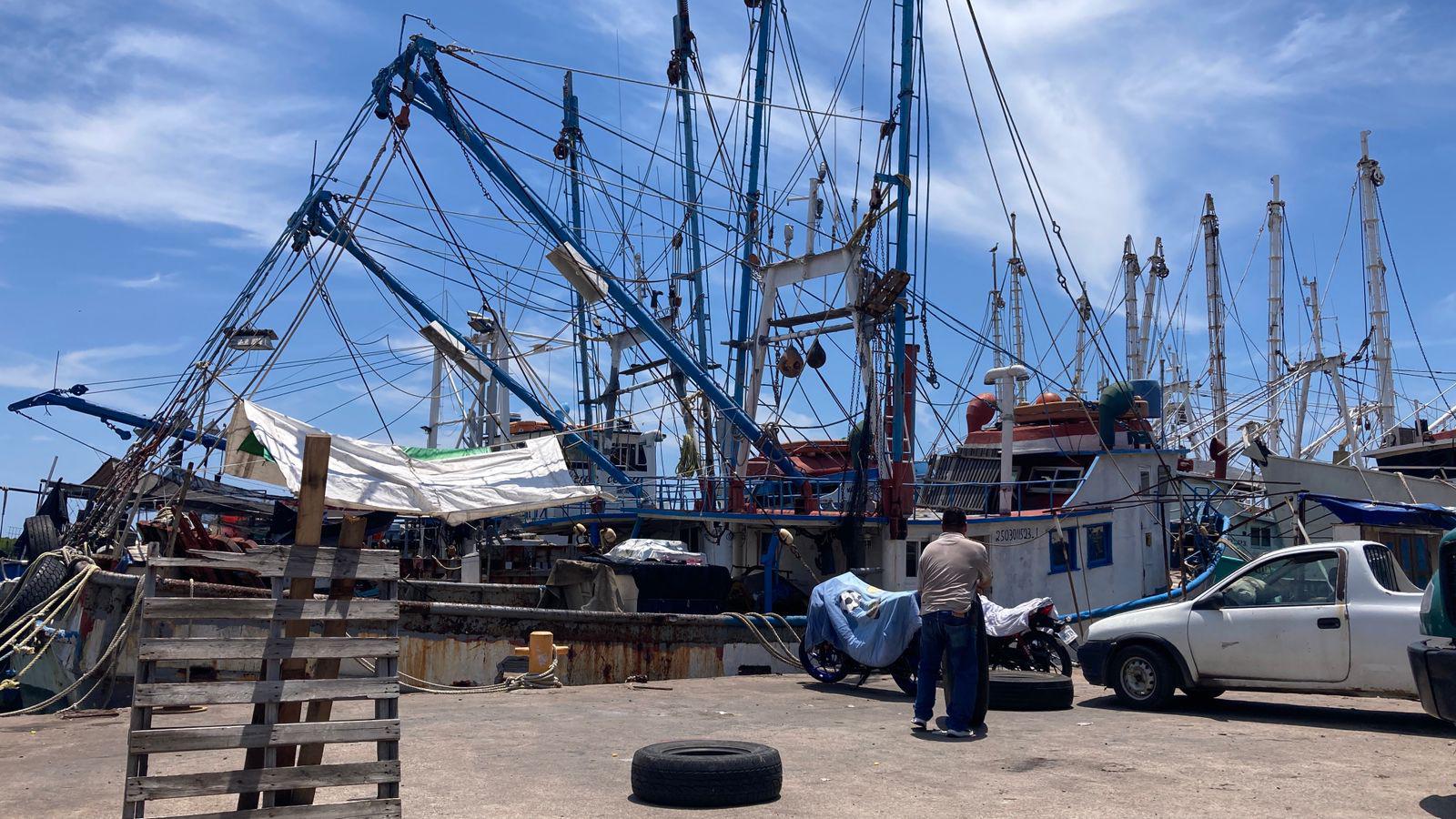 $!Trabajos de reparaciones en barcos del muelle del Parque Bonfil, podría provocar accidentes: Capitán de Puerto