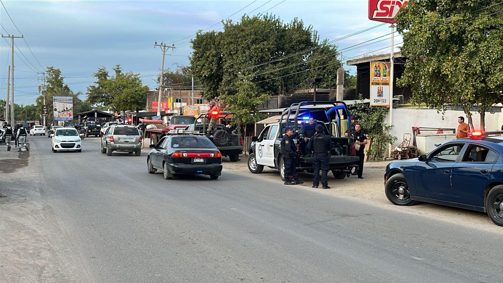 $!Seguridad federal despliega retén en Loma de Rodriguera, Culiacán