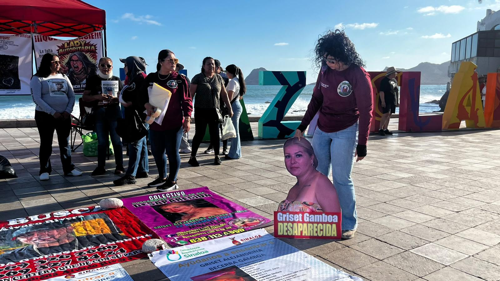 $!Continúan colectivos de madres buscadoras con una intensa jornada de boteo en Mazatlán