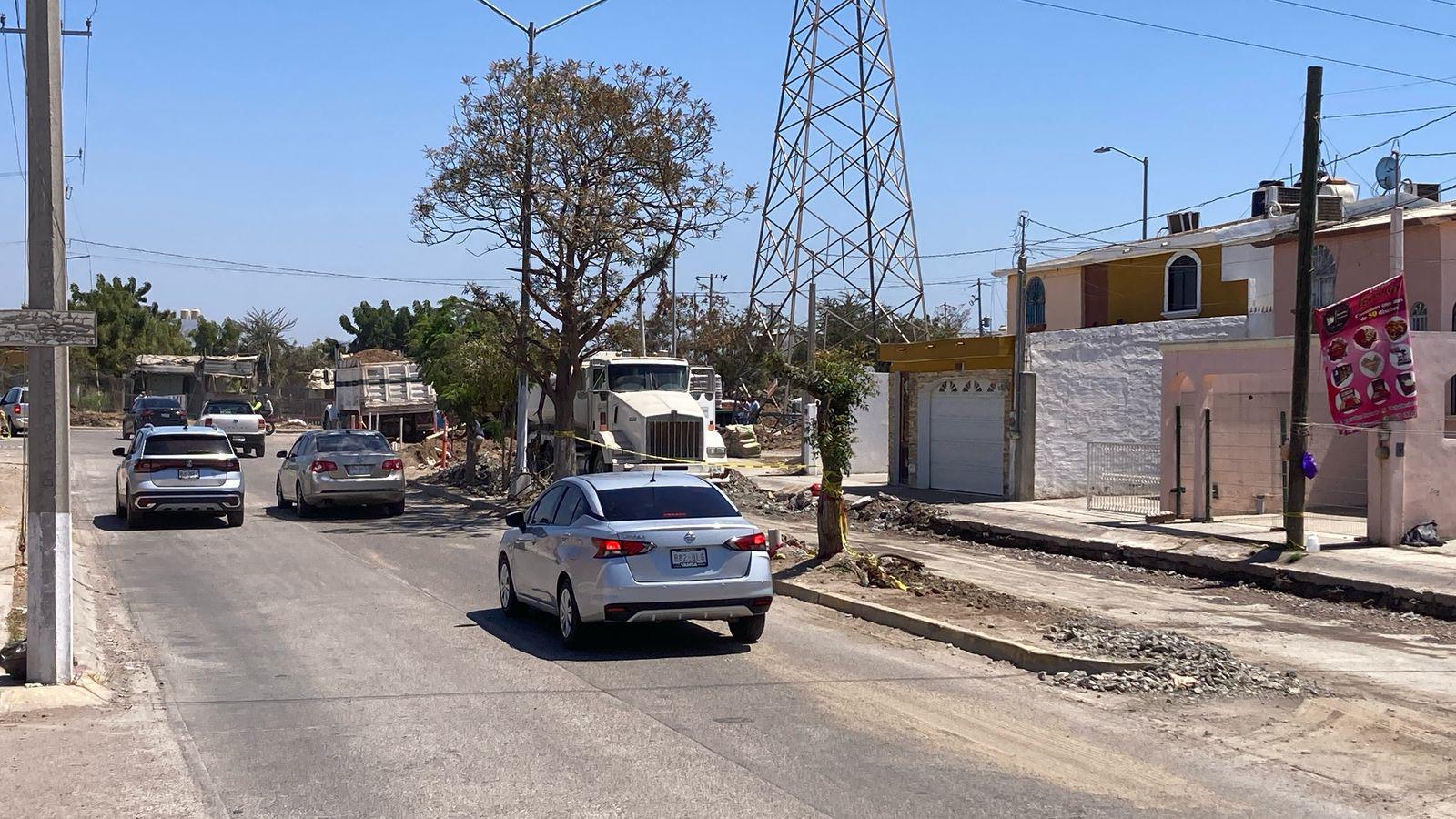 $!Desvío de tráfico por el puente vial en la Colosio, genera accidentes y molestia, en Mazatlán