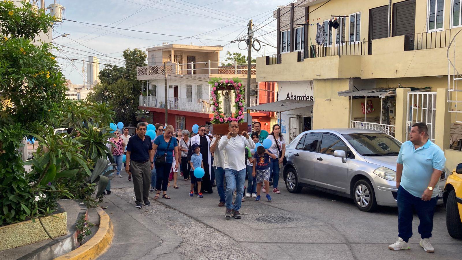 $!Feligreses inician festividades patronales de la Virgen de Fátima con peregrinación