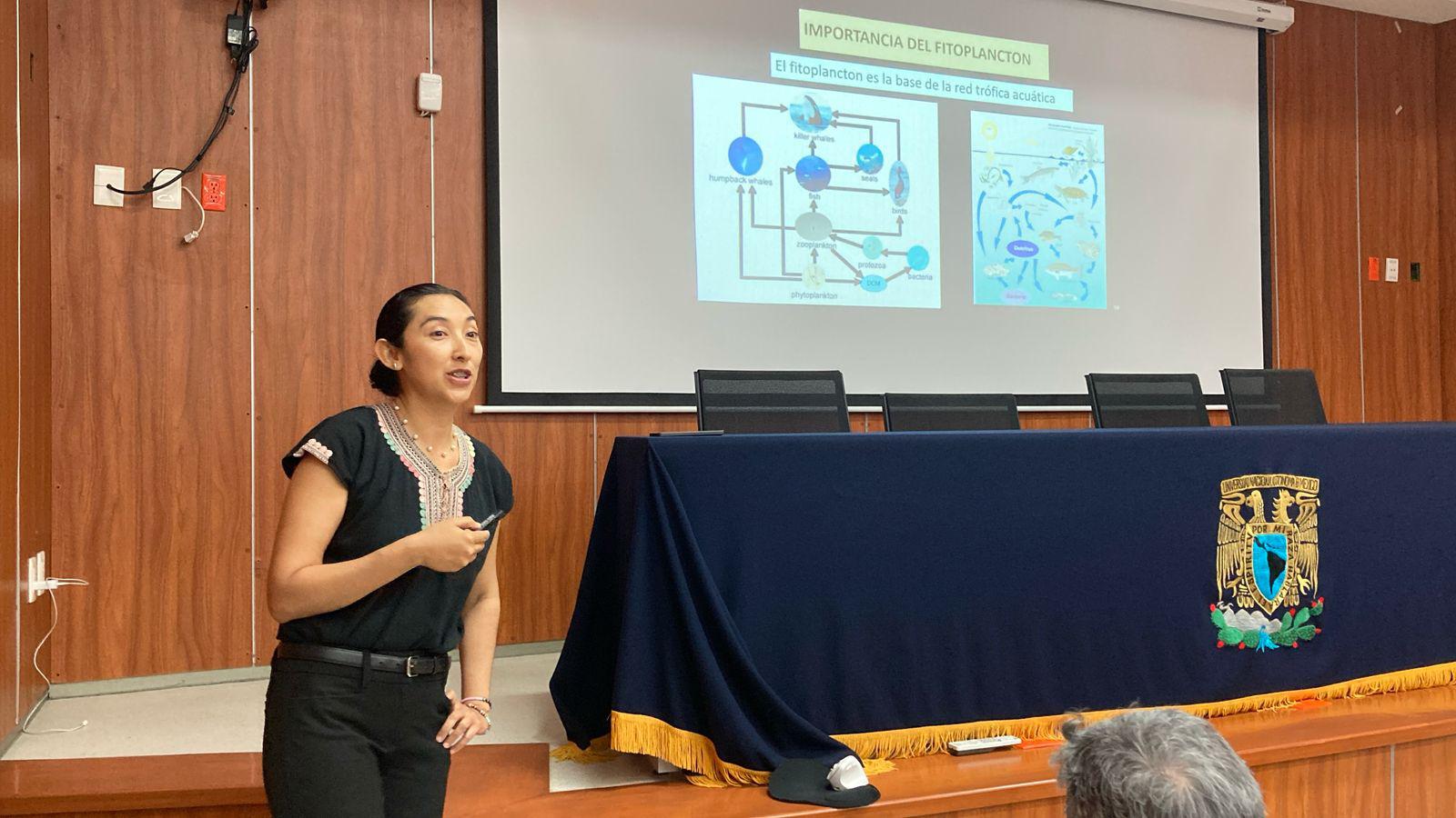 $!Es Mazatlán un referente nacional para el estudio de mareas rojas: Investigadora