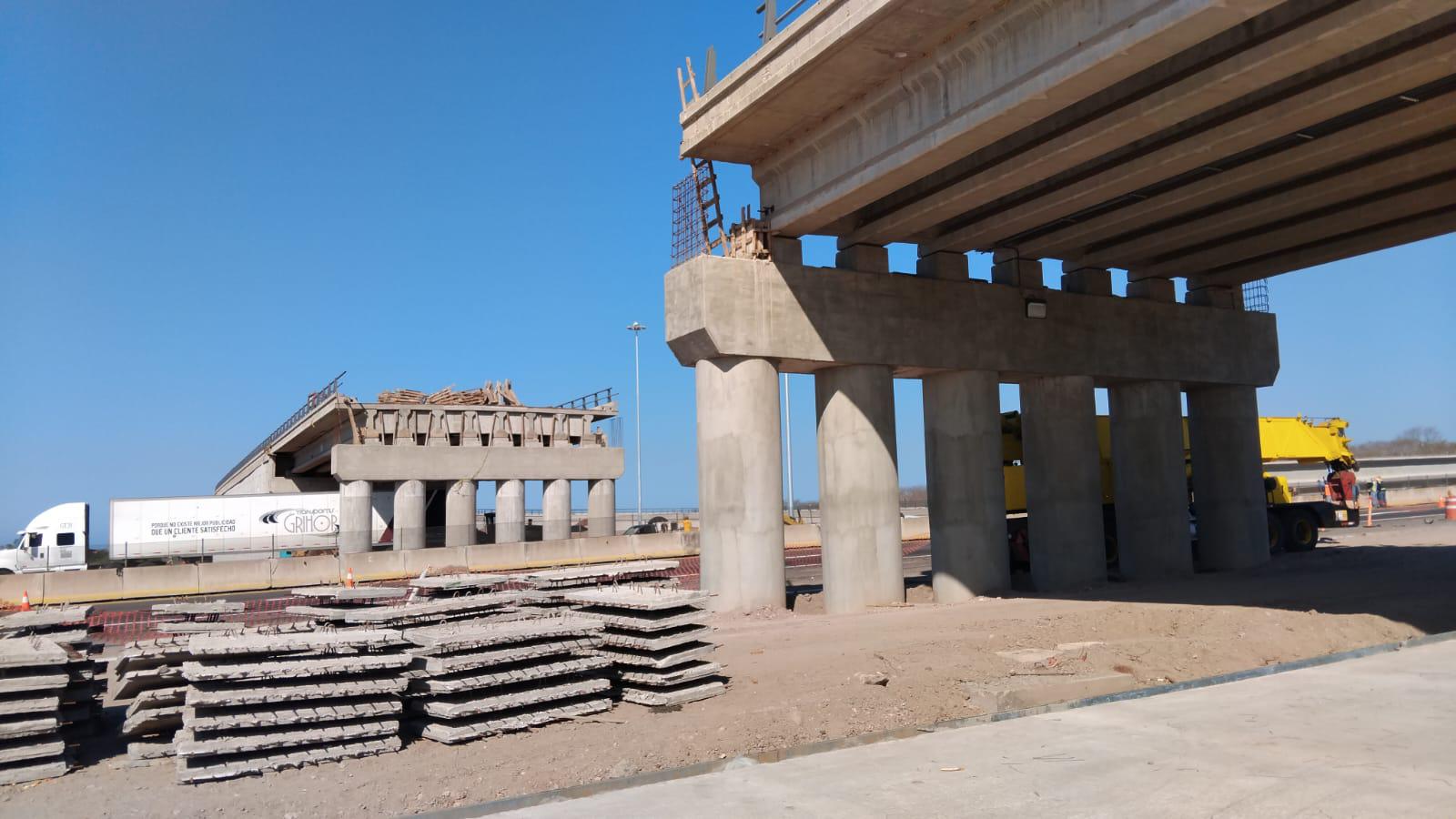 $!Avanza construcción de puente sobre la autopista Mazatlán-Culiacán
