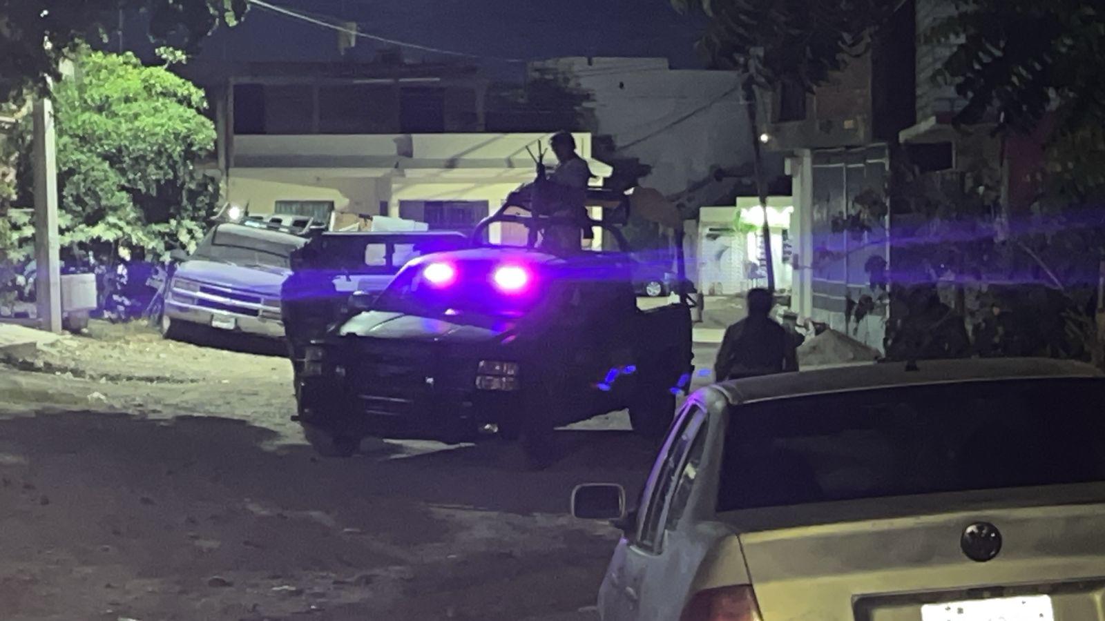 $!Matan a balazos a un hombre mientras viajaba en su vehículo en la colonia Adolfo López Mateos, en Culiacán