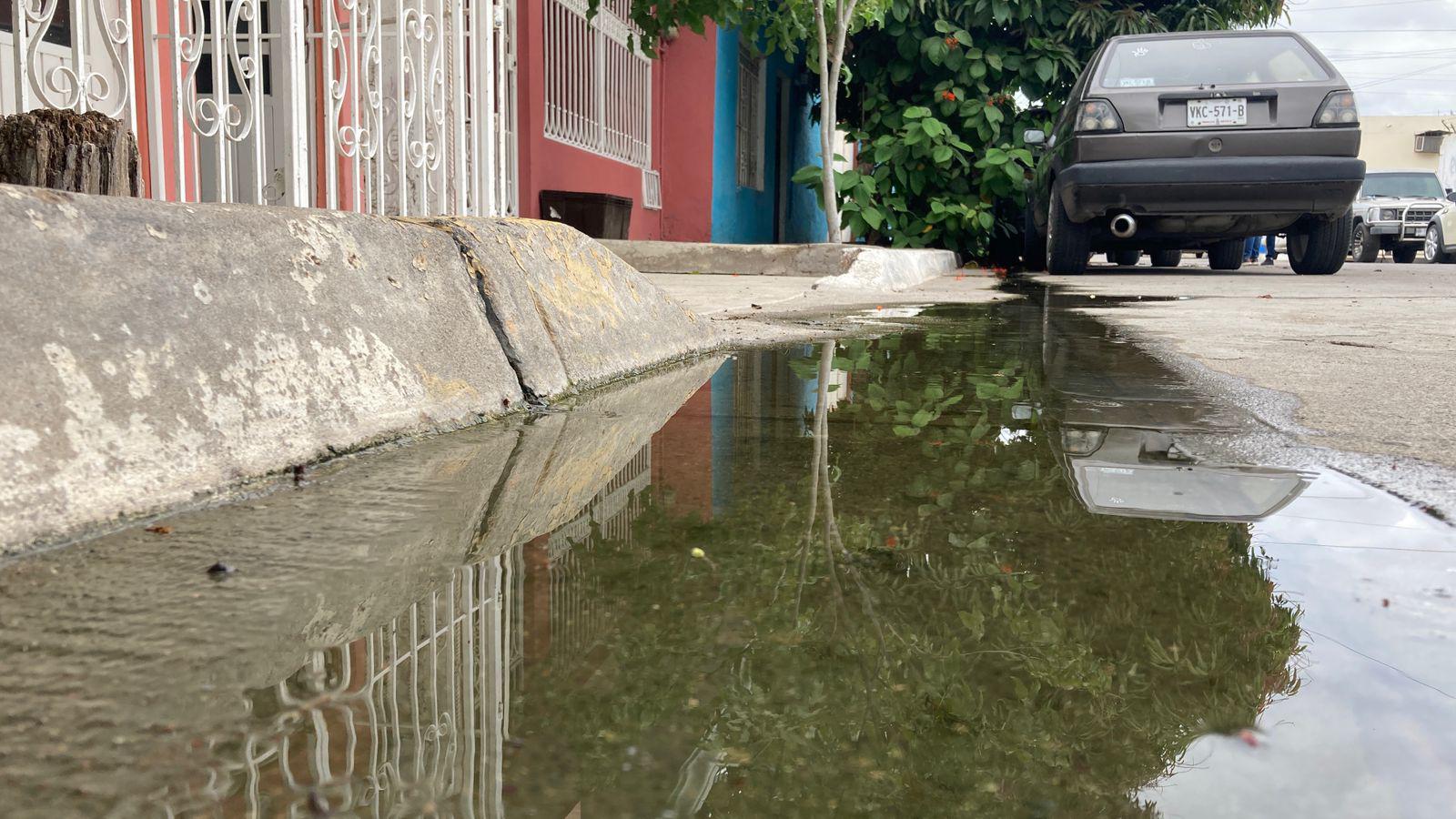 $!Fuga de aguas negras y mal olor genera malestar entre vecinos en la colonia Venustiano Carranza, en Mazatlán